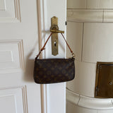 Louis Vuitton pochette