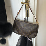 Louis Vuitton pochette